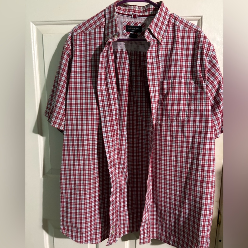 Men's short sleeve button shirt